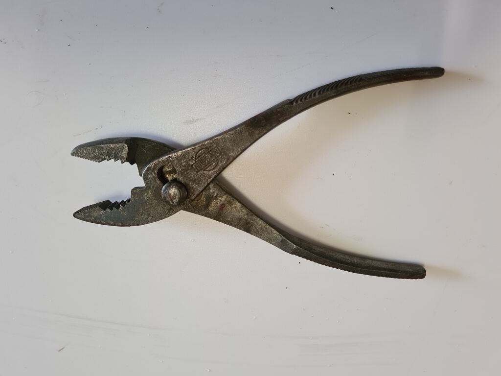 Gold Coast Tool Library Small MultiGrip Pliers 2 position (0025)